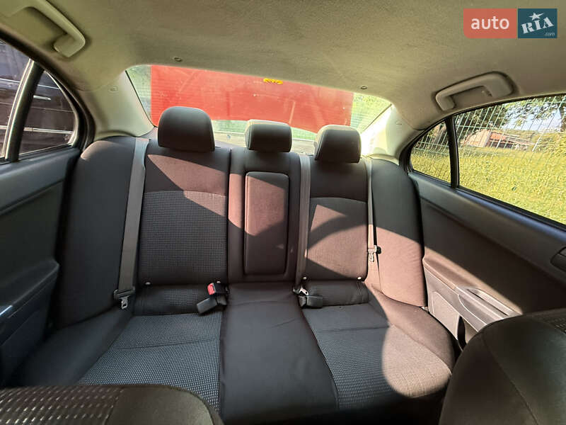 Седан Mitsubishi Lancer 2010 в Киеве