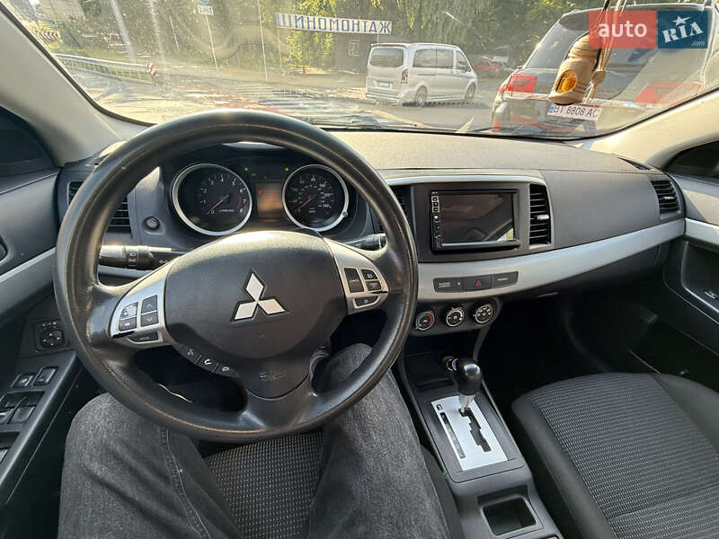 Седан Mitsubishi Lancer 2010 в Киеве