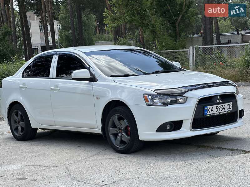 Седан Mitsubishi Lancer 2012 в Нетешине