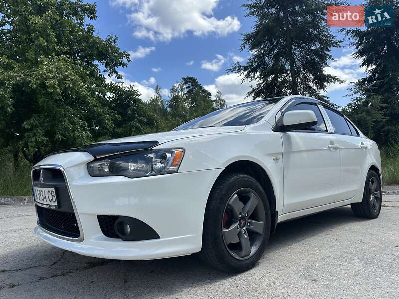 Седан Mitsubishi Lancer 2012 в Нетешине