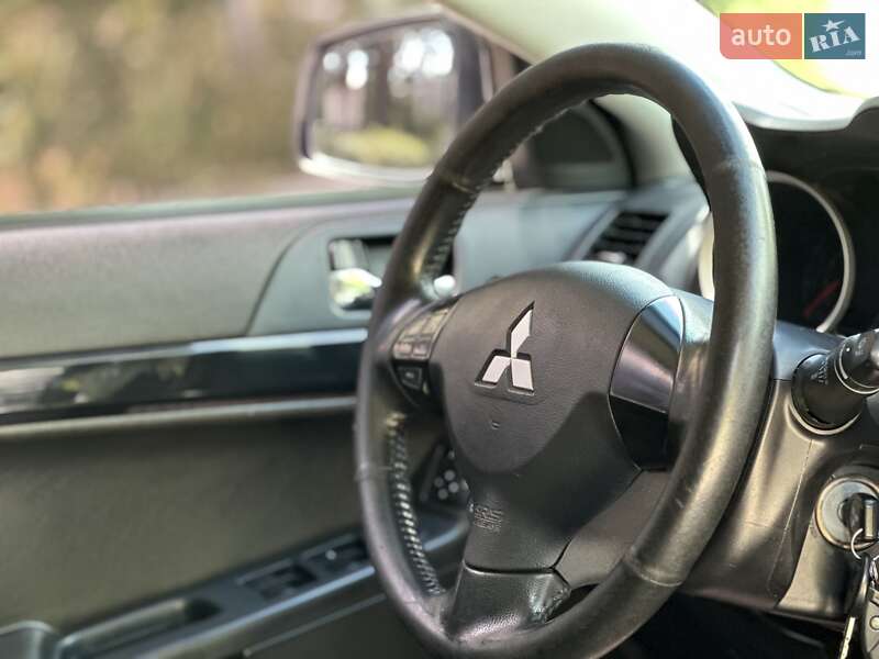 Седан Mitsubishi Lancer 2012 в Нетешине