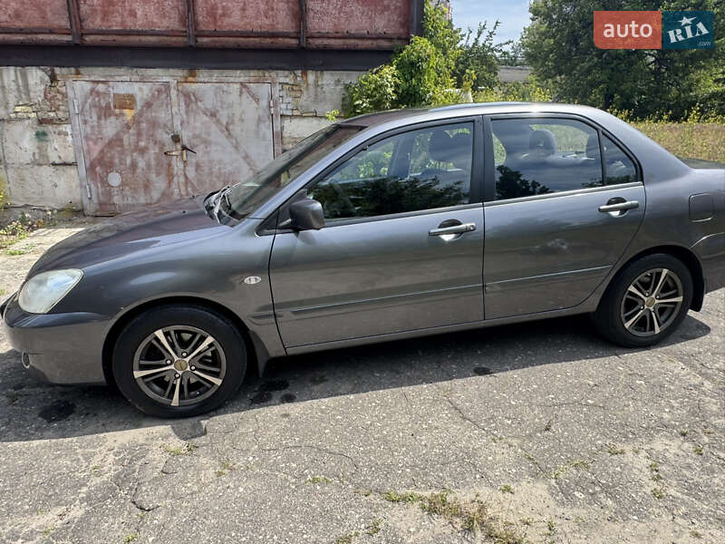 Седан Mitsubishi Lancer 2007 в Киеве