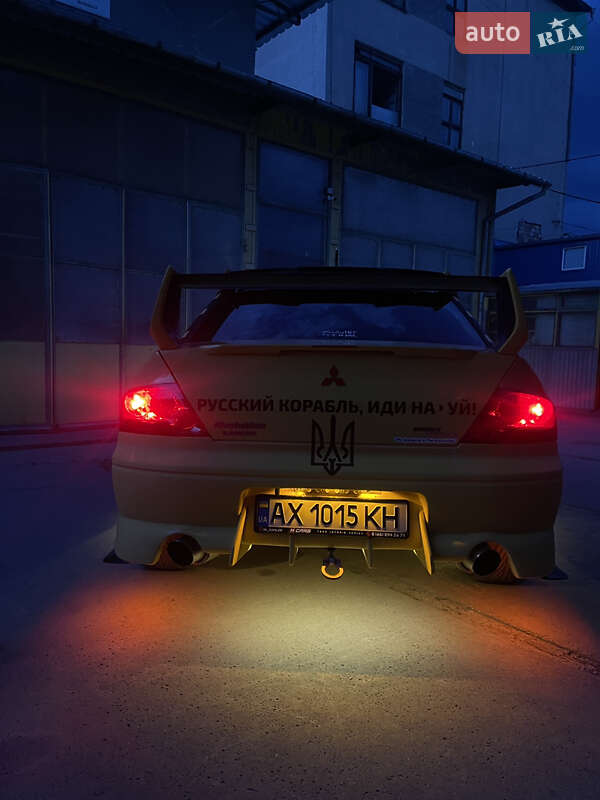 Седан Mitsubishi Lancer 2004 в Черновцах