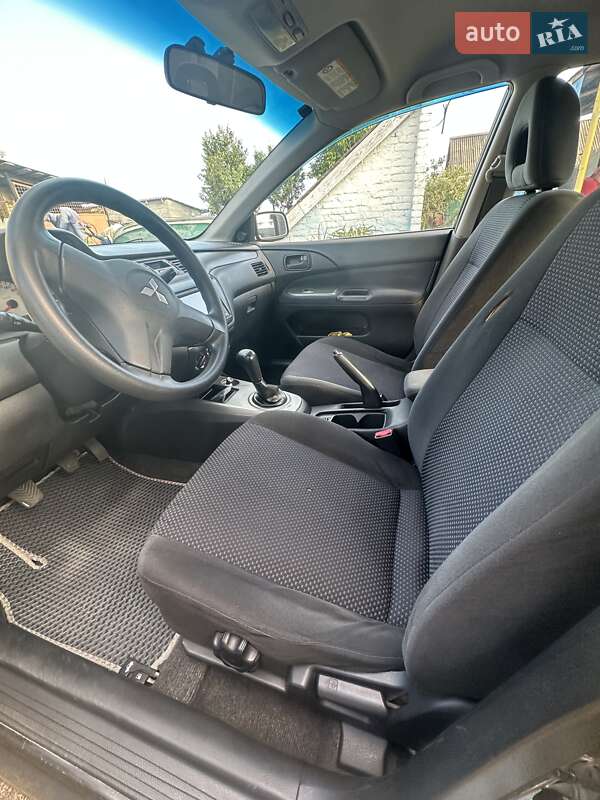 Седан Mitsubishi Lancer 2008 в Кривом Роге