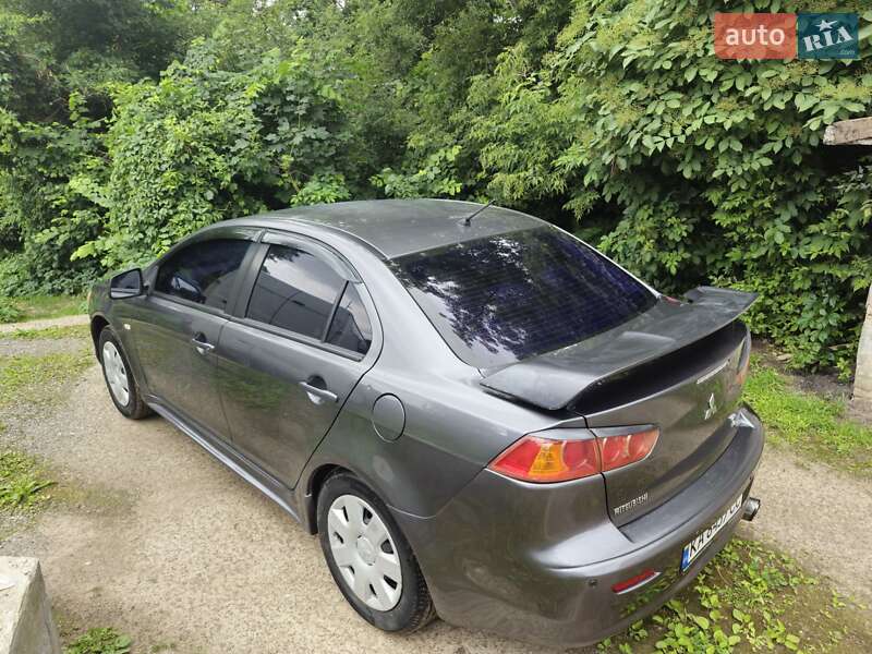 Седан Mitsubishi Lancer 2008 в Киеве