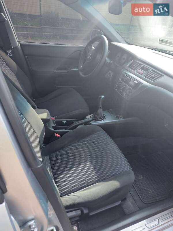 Седан Mitsubishi Lancer 2008 в Луцке