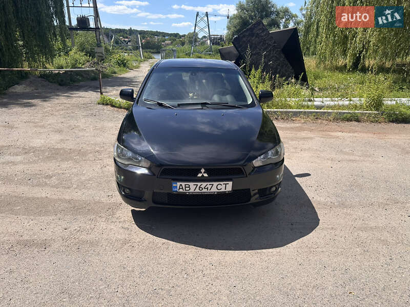 Седан Mitsubishi Lancer 2009 в Виннице