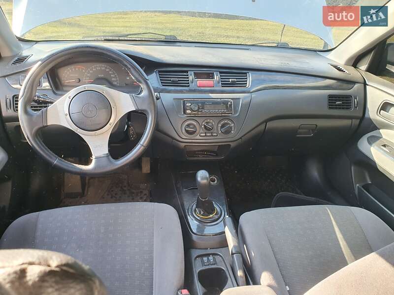 Mitsubishi Lancer 2004