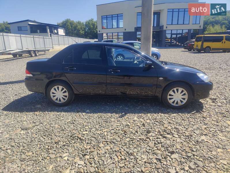 Седан Mitsubishi Lancer 2005 в Мукачево фото 2 Седан Mitsubishi Lancer 2005 в Мукачево