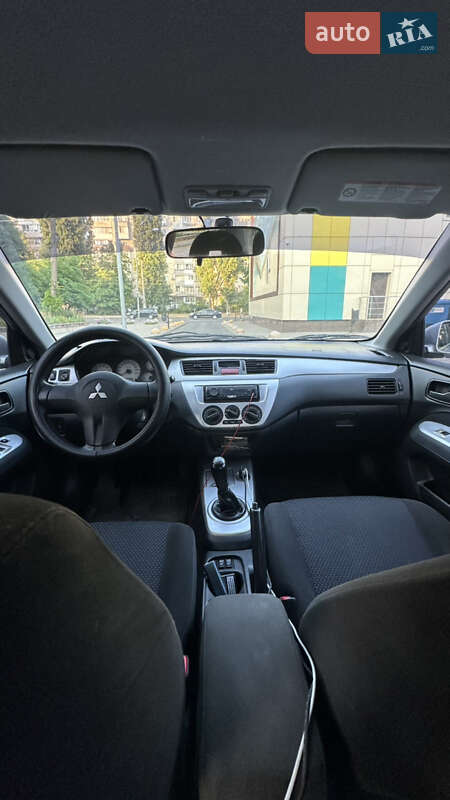 Седан Mitsubishi Lancer 2006 в Одессе