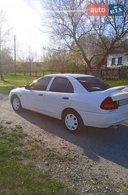Седан Mitsubishi Lancer 1996 в Бершаді