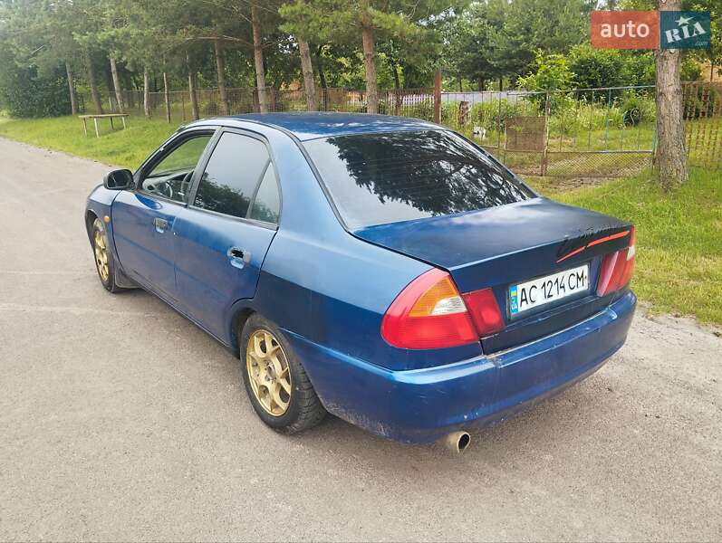 Седан Mitsubishi Lancer 1996 в Луцке