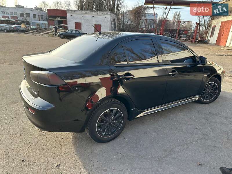 Седан Mitsubishi Lancer 2011 в Черкассах
