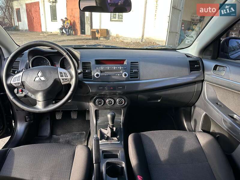 Седан Mitsubishi Lancer 2011 в Черкассах