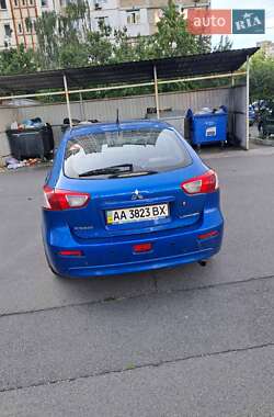 Хэтчбек Mitsubishi Lancer 2009 в 