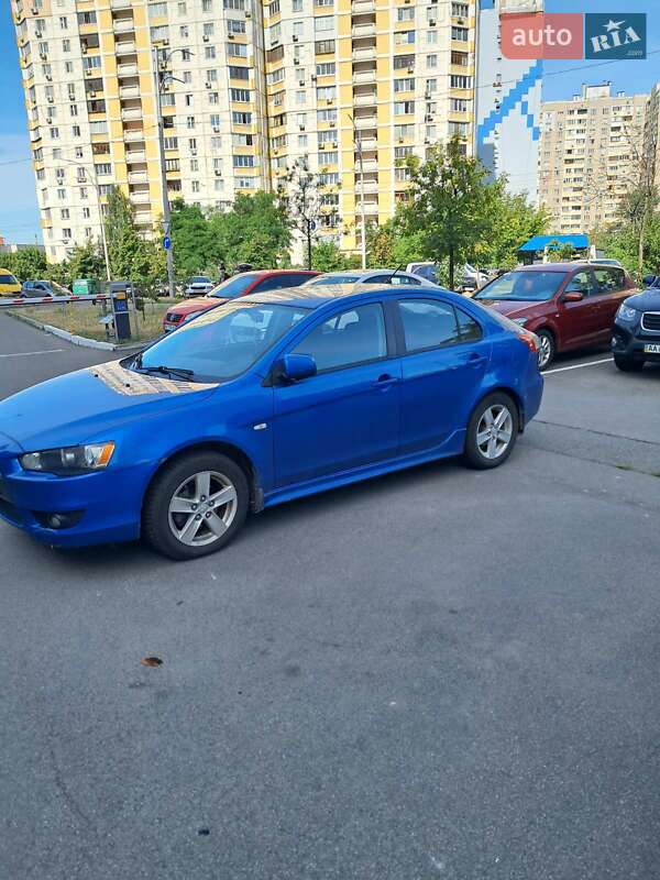 Хэтчбек Mitsubishi Lancer 2009 в Киеве