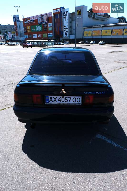 Седан Mitsubishi Lancer 1995 в Харькове