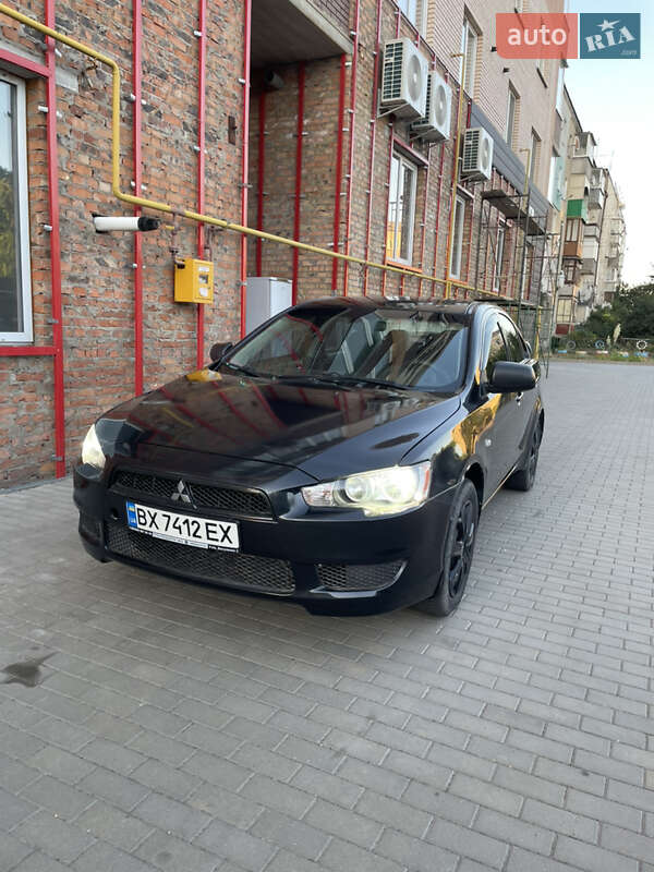 Седан Mitsubishi Lancer 2010 в Полонном
