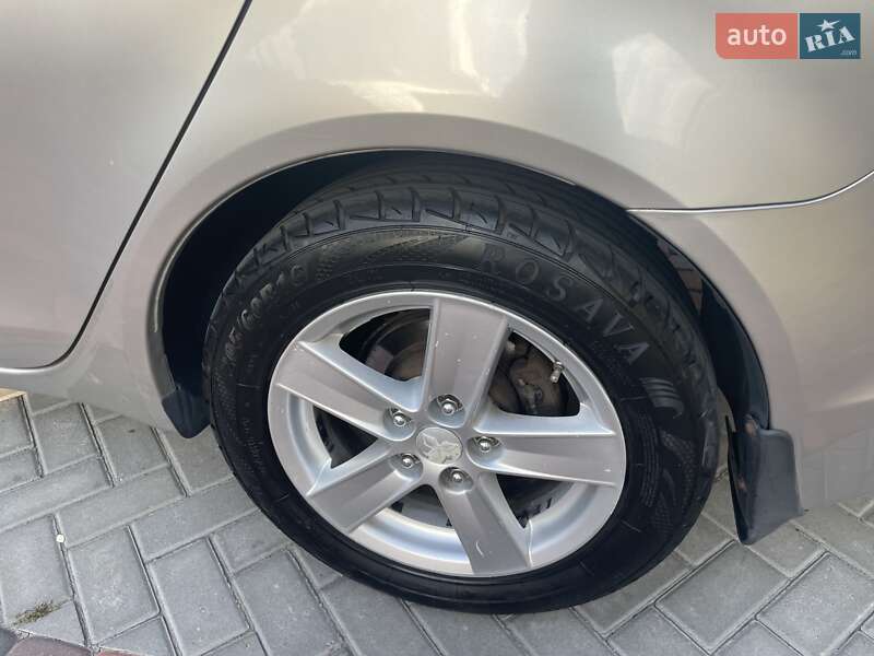 Седан Mitsubishi Lancer 2012 в Кобеляках
