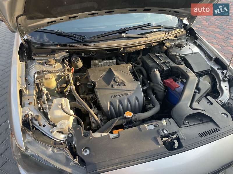 Седан Mitsubishi Lancer 2012 в Кобеляках