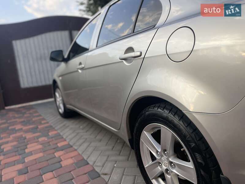 Седан Mitsubishi Lancer 2012 в Кобеляках