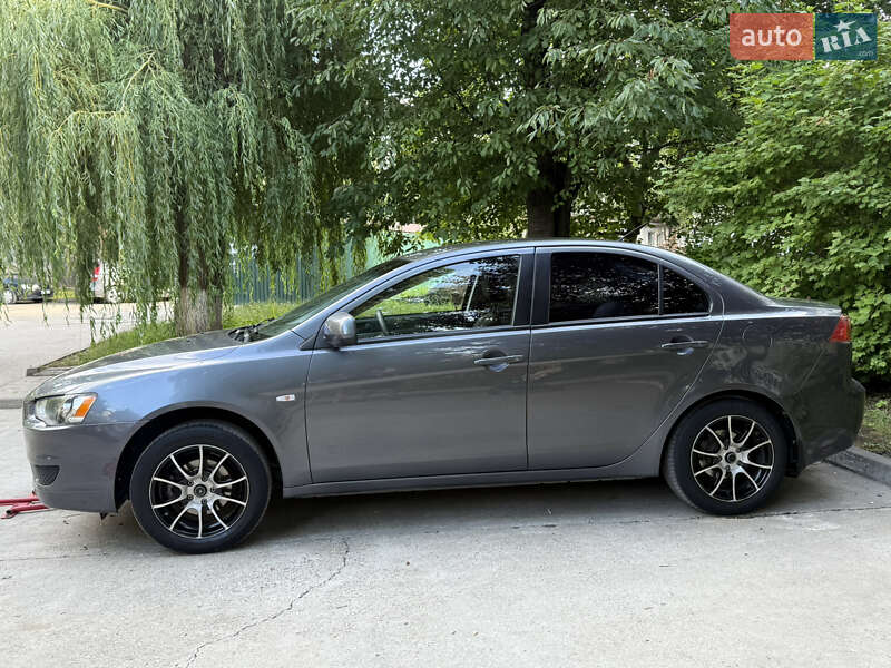 Седан Mitsubishi Lancer 2008 в Бурштині