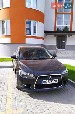 Седан Mitsubishi Lancer 2013 в Старичах