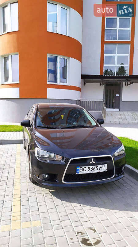 Седан Mitsubishi Lancer 2013 в Старичах