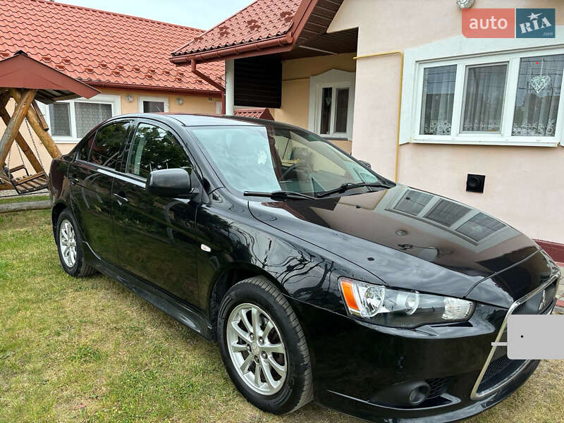 Седан Mitsubishi Lancer 2013 в Старичах