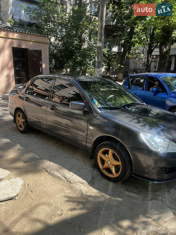Седан Mitsubishi Lancer 2004 в Миколаєві