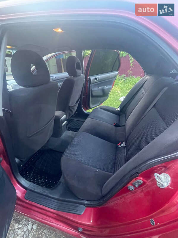 Седан Mitsubishi Lancer 2005 в Драчинцах