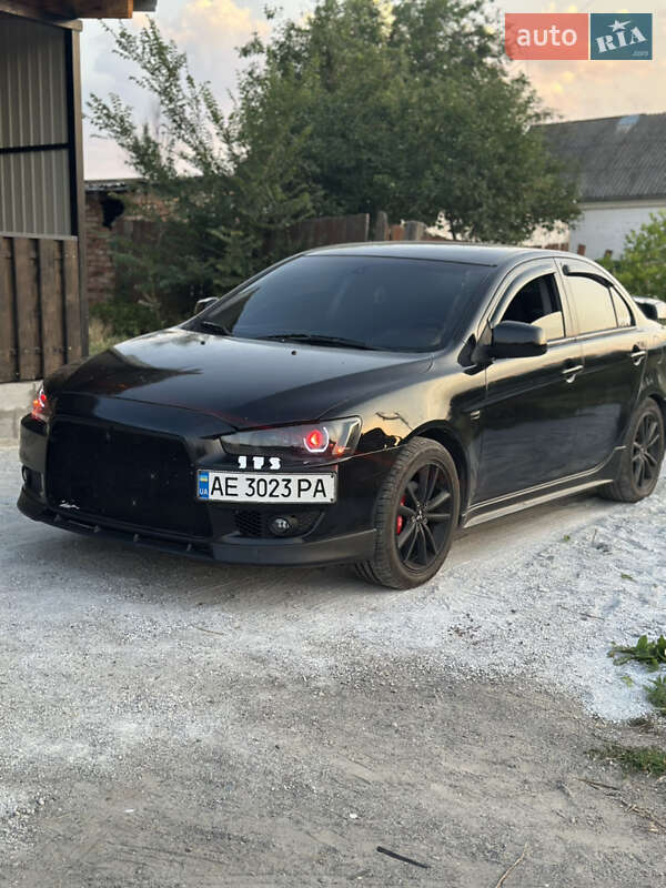 Седан Mitsubishi Lancer 2008 в Синельниково