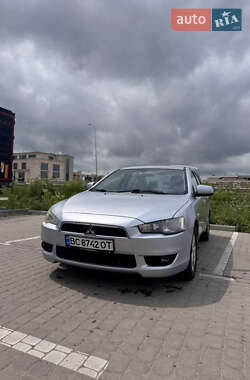 Седан Mitsubishi Lancer 2010 в Львове