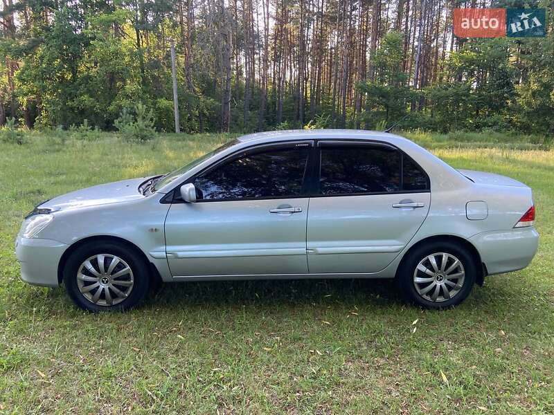 Седан Mitsubishi Lancer 2005 в Прилуках