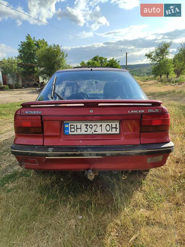 Лифтбек Mitsubishi Lancer 1989 в Великой Михайловке