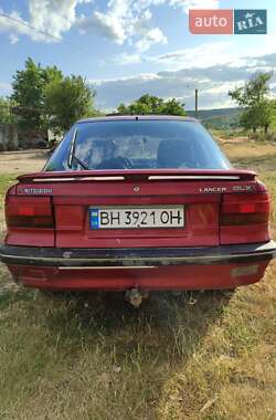 Лифтбек Mitsubishi Lancer 1989 в 