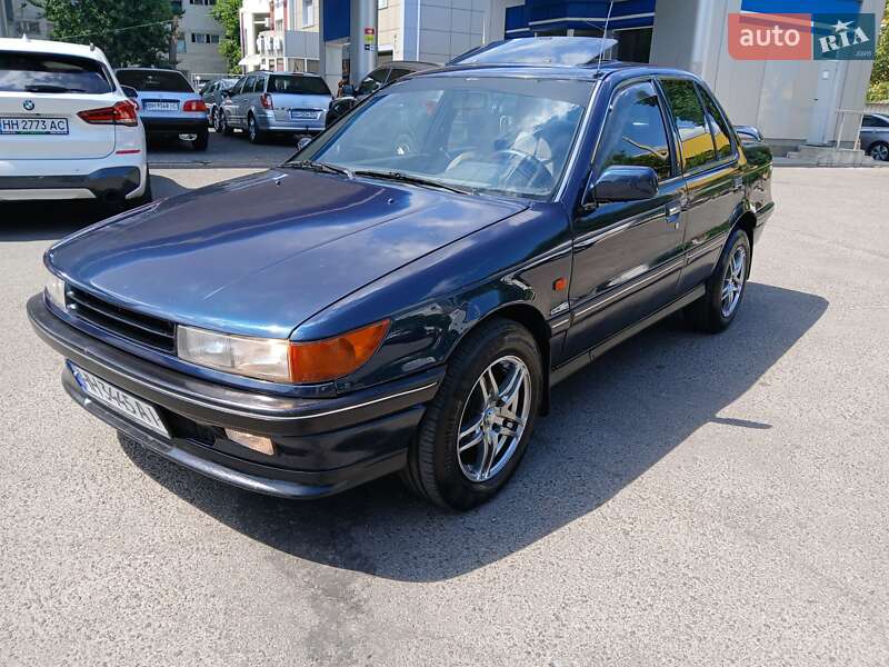 Седан Mitsubishi Lancer 1992 в Одессе