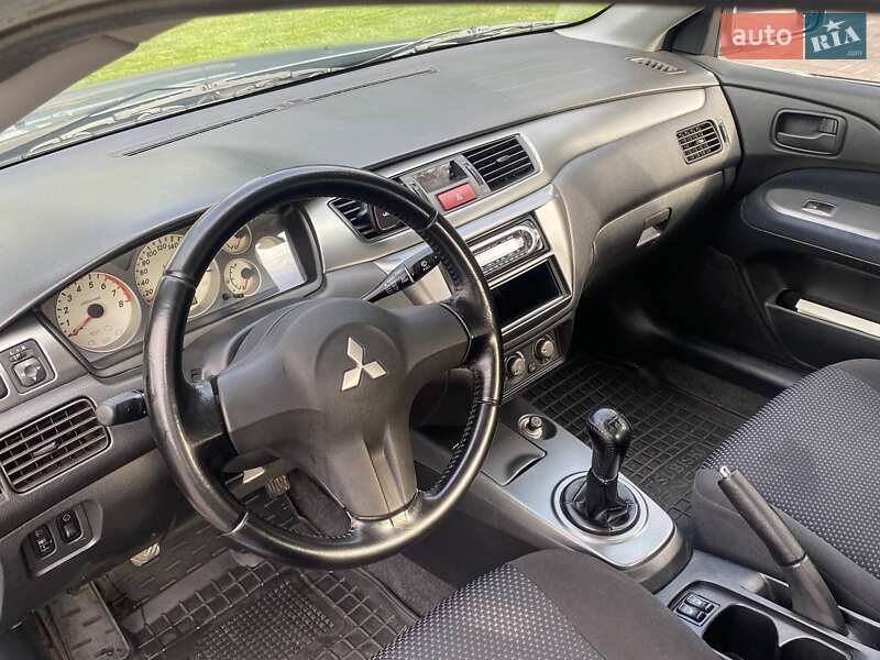 Седан Mitsubishi Lancer 2006 в Днепре