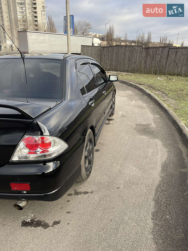 Седан Mitsubishi Lancer 2006 в Киеве