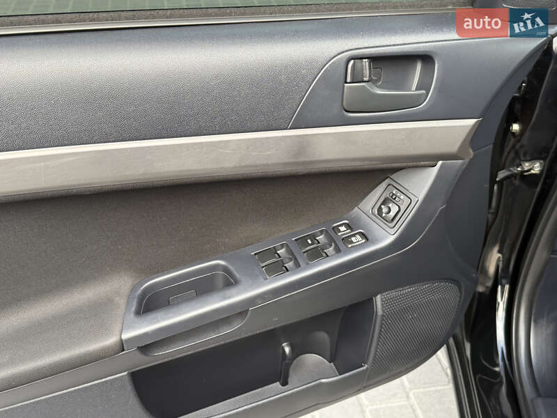 Седан Mitsubishi Lancer 2008 в Днепре