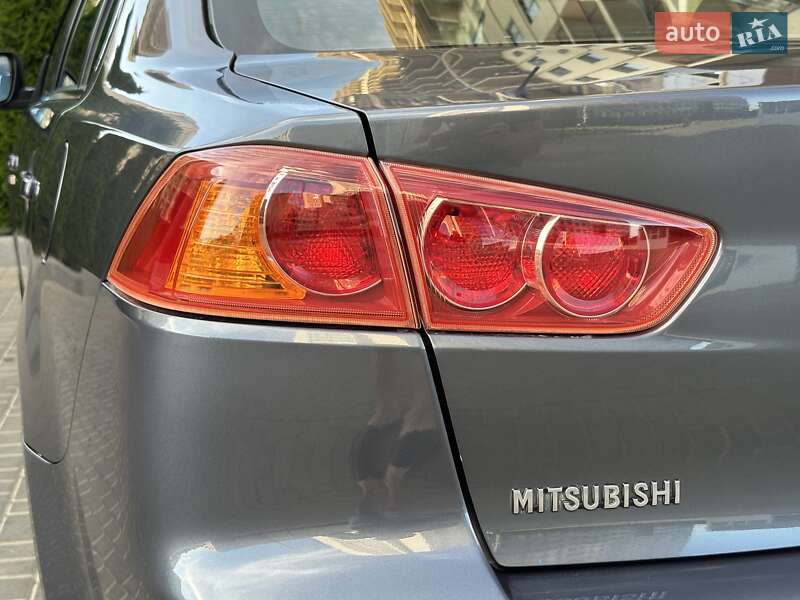 Седан Mitsubishi Lancer 2009 в Одессе
