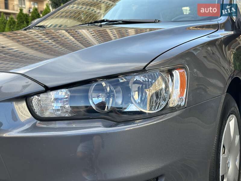 Седан Mitsubishi Lancer 2009 в Одессе