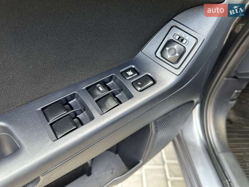 Седан Mitsubishi Lancer 2009 в Одессе