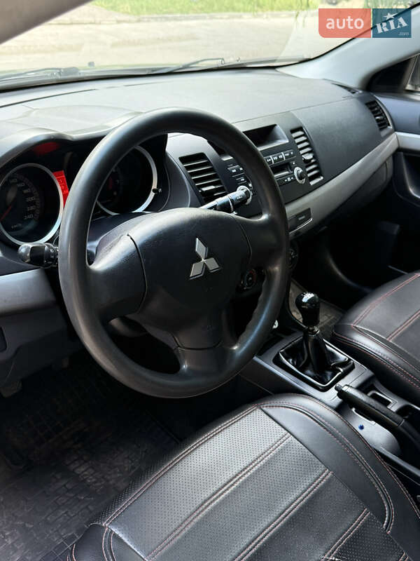 Седан Mitsubishi Lancer 2008 в Бурштині
