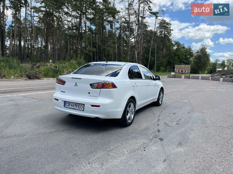 Седан Mitsubishi Lancer 2012 в Чернигове