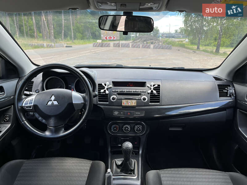 Седан Mitsubishi Lancer 2012 в Чернигове