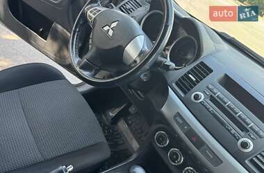 Седан Mitsubishi Lancer 2011 в 