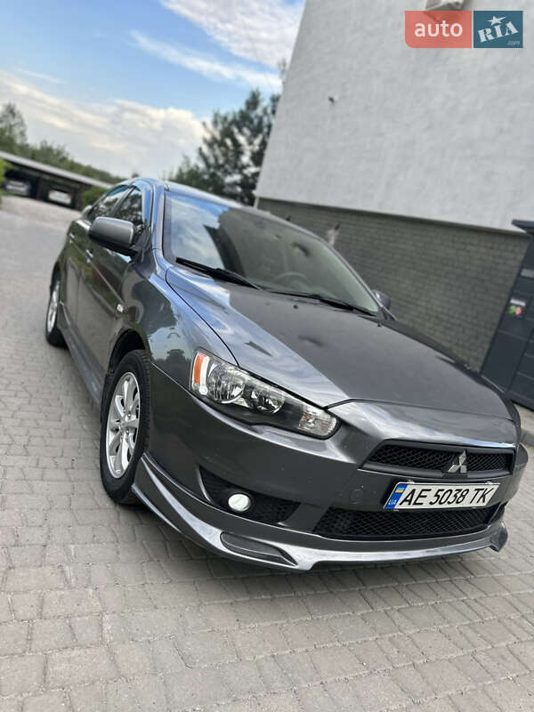 Седан Mitsubishi Lancer 2011 в Днепре