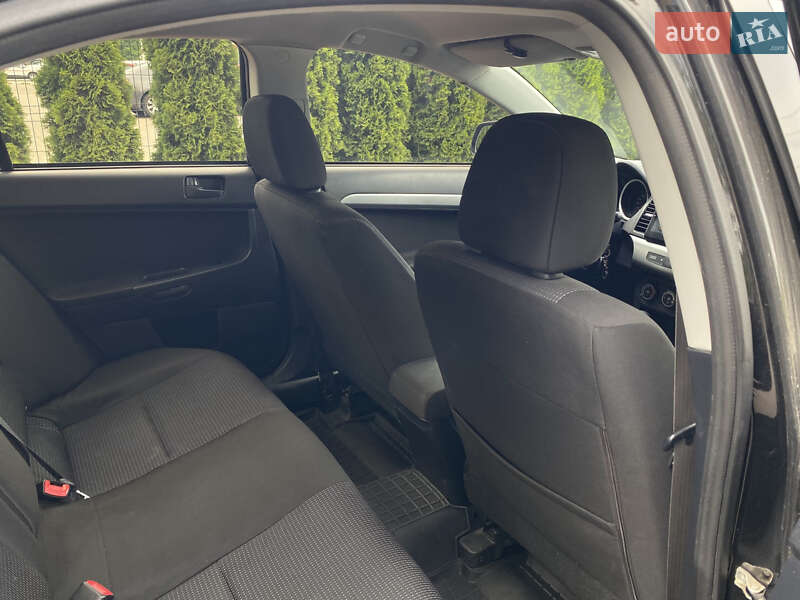 Седан Mitsubishi Lancer 2010 в Києві