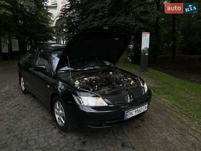 Седан Mitsubishi Lancer 2005 в Острозі